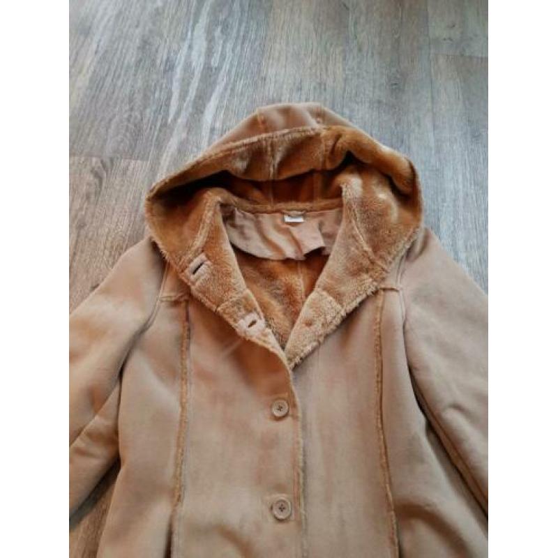 Mooie suede achtige winterjas met teddy