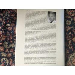 Op de plaats rust 1946 Nederlandse militairen in Nederlands-