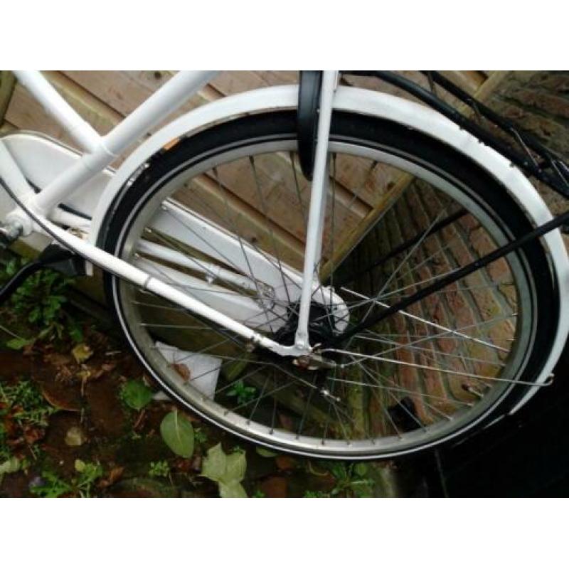 Damesfiets, batavus, wit/zwart gelakt