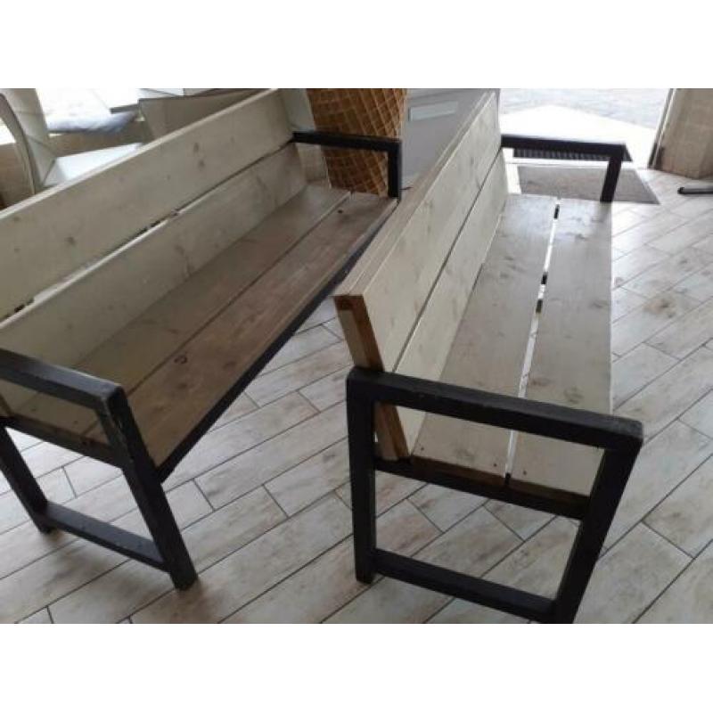 Bank van steigerhout , 2 banken te koop .