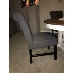 4 grijze eetkamer stoelen