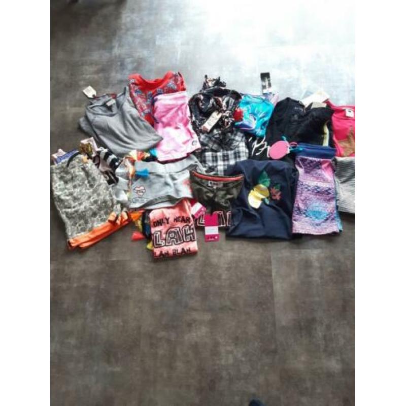 Partij van 36 stuks nieuwe kinderkleding