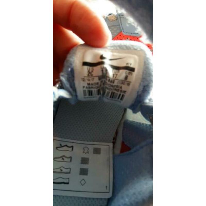 Nike maat 17