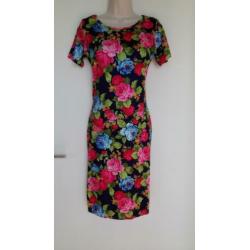Donkerblauw gebloemd zomerjurkje 40