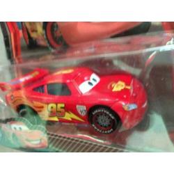 2 nieuwe Disney PIXAR Cars. Finn McMissle / Lighning McQueen