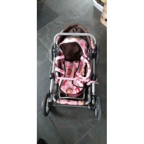 Poppenwandelwagen