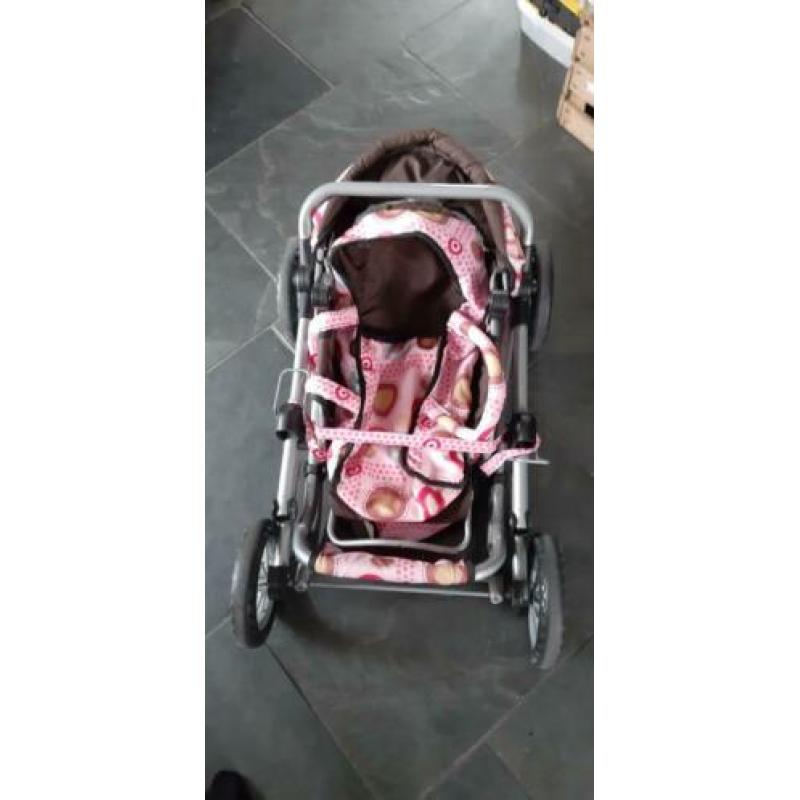 Poppenwandelwagen