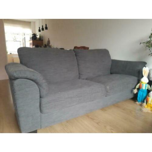 Fijne 2,5 zits bank met stoffen bekleding