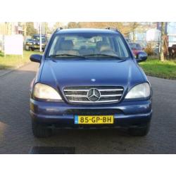 Mercedes-Benz M-Klasse 270 CDI (bj 2001, automaat)