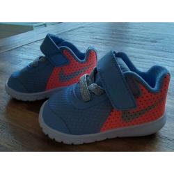Nike maat 17