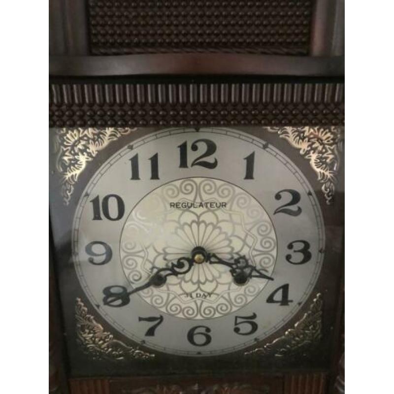 Regulateur 31 day klok