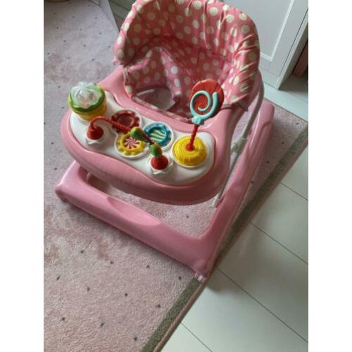 Loopwagen en melkpoeder bewaardoos