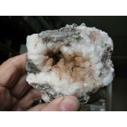 Dolomiet / Calciet Geode met Kristallen.6