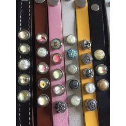 Partij,Armbanden 16 St. ,Hangertje 13 St. en 230 knoppen
