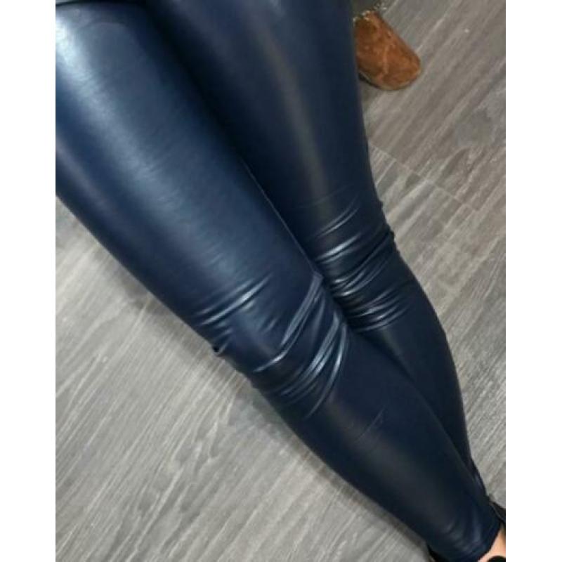 Donkerblauwe legging, lederlook, maat S/M, nieuw