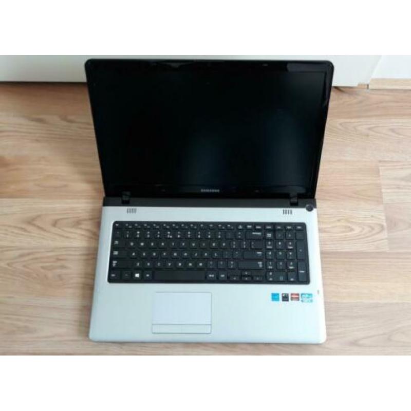 Samsung 17,3" Basis Series 3 voor onderdelen