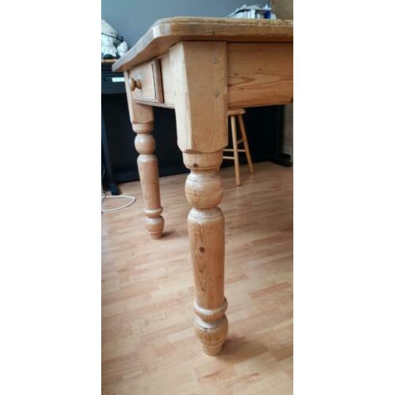 Mooie massief grenen eettafel