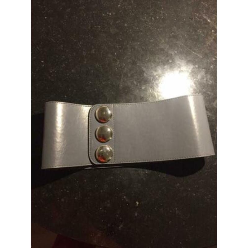Grijze Leren Taille Riem Drie Studs Klittenband 85 cm