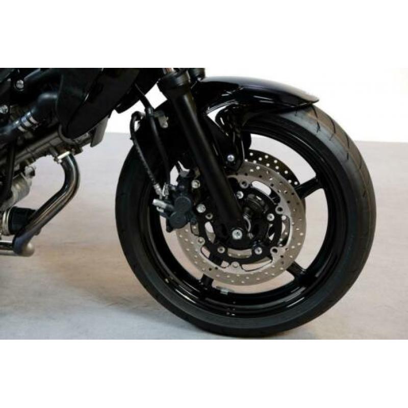 Suzuki SFV 650 GLADIUS (bj 2012)