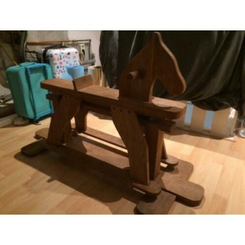 Houten hobbelpaard