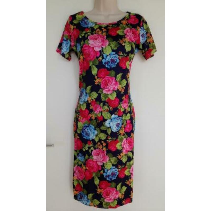 Donkerblauw gebloemd zomerjurkje 40