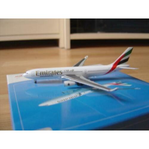 Herpa 1:500 Emirates Airbus A330-200 reg. A6-EKK model!