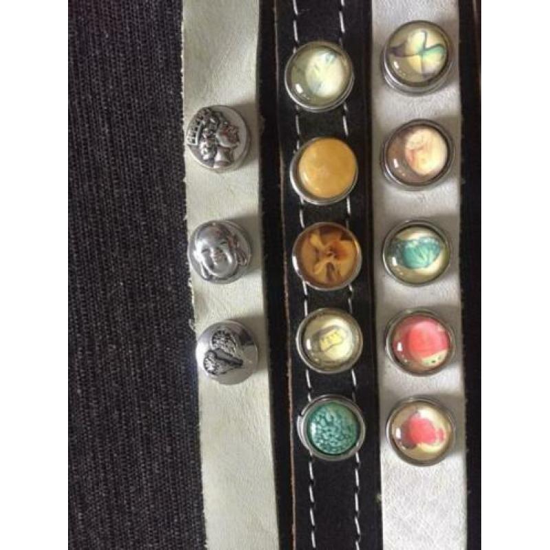 Partij,Armbanden 16 St. ,Hangertje 13 St. en 230 knoppen