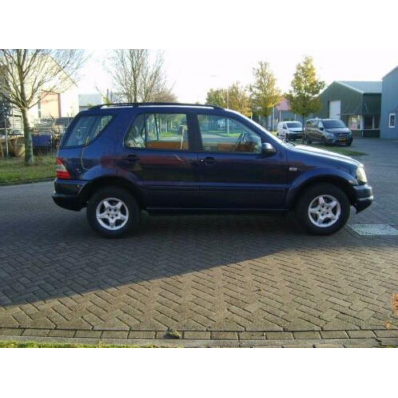Mercedes-Benz M-Klasse 270 CDI (bj 2001, automaat)