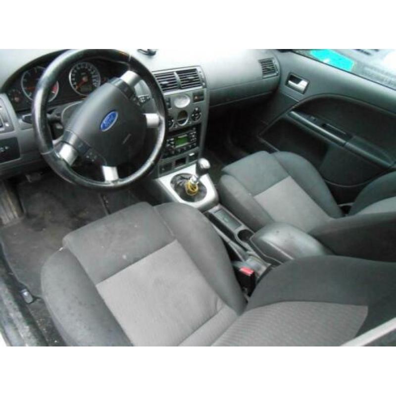 Ford Mondeo Wagon 1.8-16V First Edition