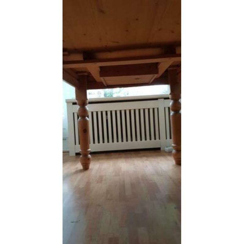 Mooie massief grenen eettafel