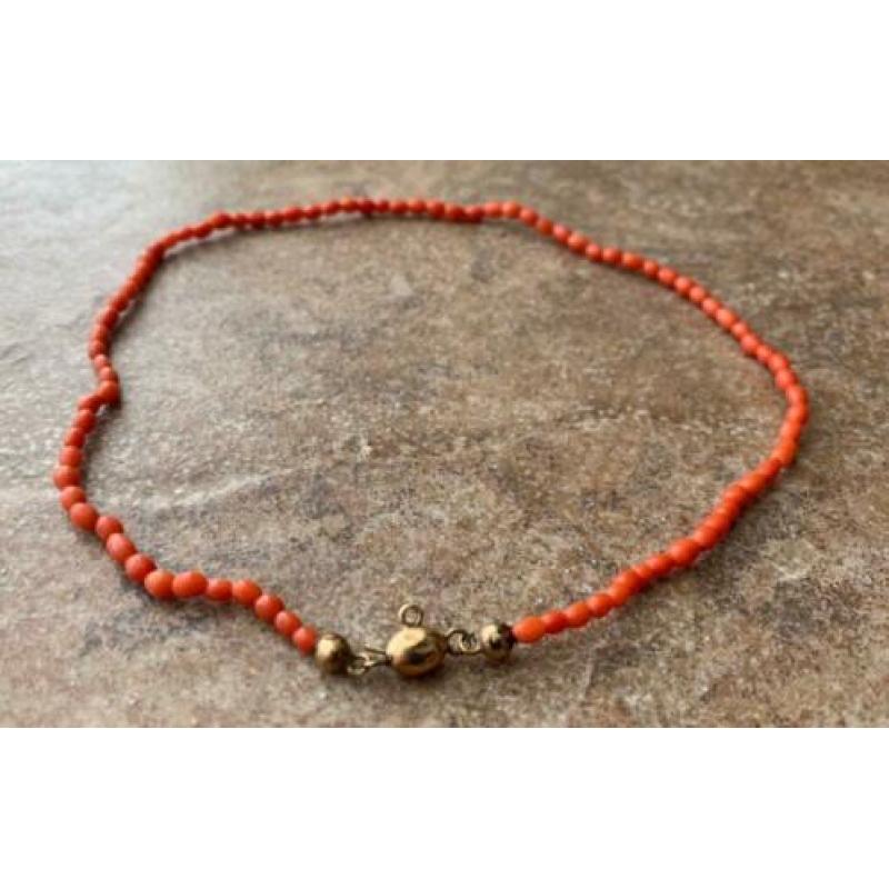 Antieke bloedkoraal kinder ketting armband 14k gouden slot
