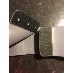 Grijze Leren Taille Riem Drie Studs Klittenband 85 cm