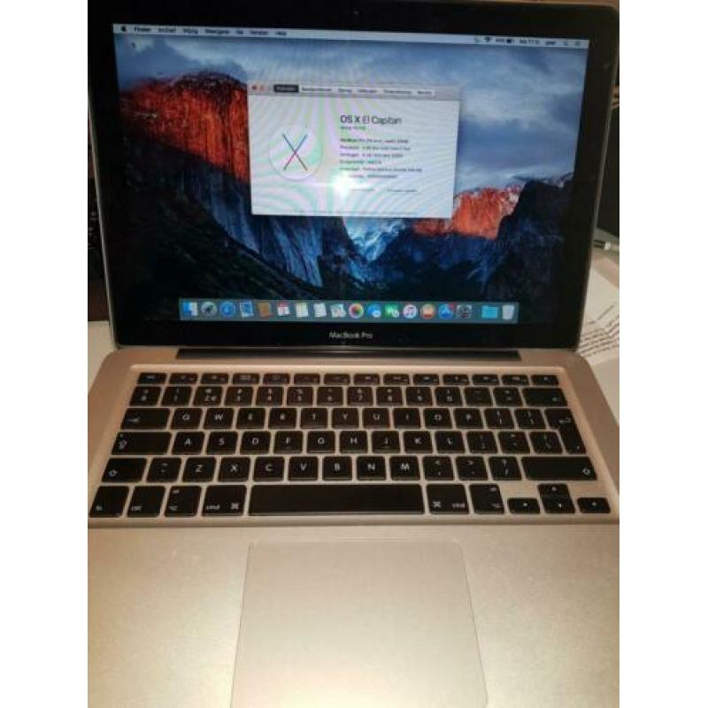 17 inch pro 8 gig 2.4 GHz Core i7. 13 inch pro 2,62 GHz