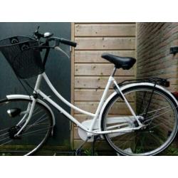 Damesfiets, batavus, wit/zwart gelakt