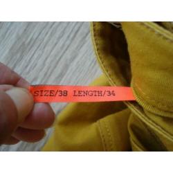 Amper gedragen skinny van ONLY in damesmaat 38 en Lengte 34