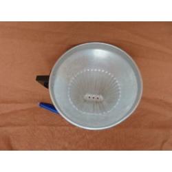Filterhouder koffiefilter aluminium vintage oud in nette sta