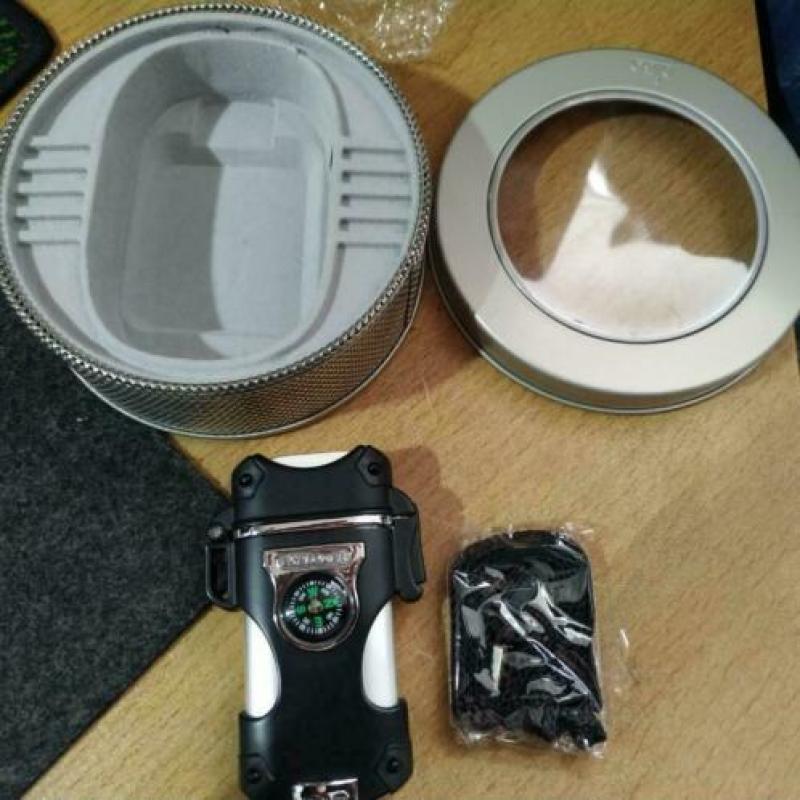 Aansteker Exploer zilver met zwart