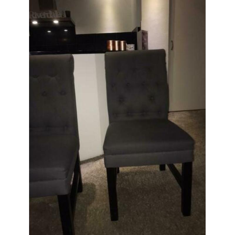 4 grijze eetkamer stoelen
