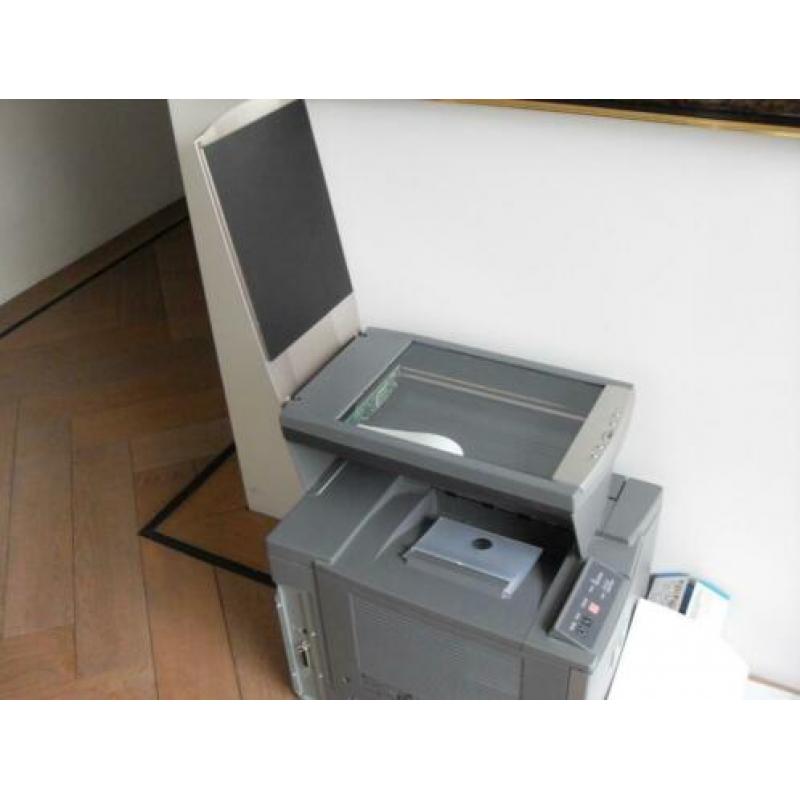 Kleurenlaserprinter KonicaM/Magicolor 2300W+Plustek scanner