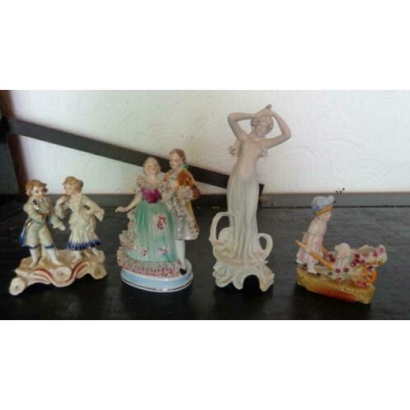Antieke/vintage beeldjes voor restauratie
