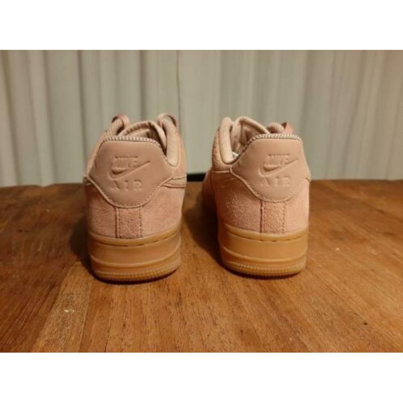 Nike Air Force 1, roze suède, maat 37,5 zgan!
