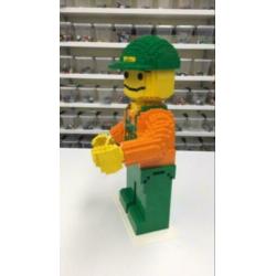 SB590 Lego mega figure / pop sculpture 3723