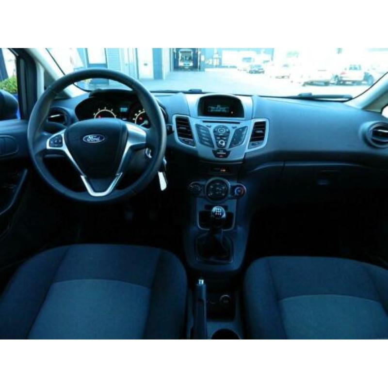 Ford Fiesta 1.25 60pk 5D Champions Edition € 8.450,00