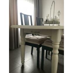 Brocant/landelijk witte eettafel ( +evt. 4 stoelen )