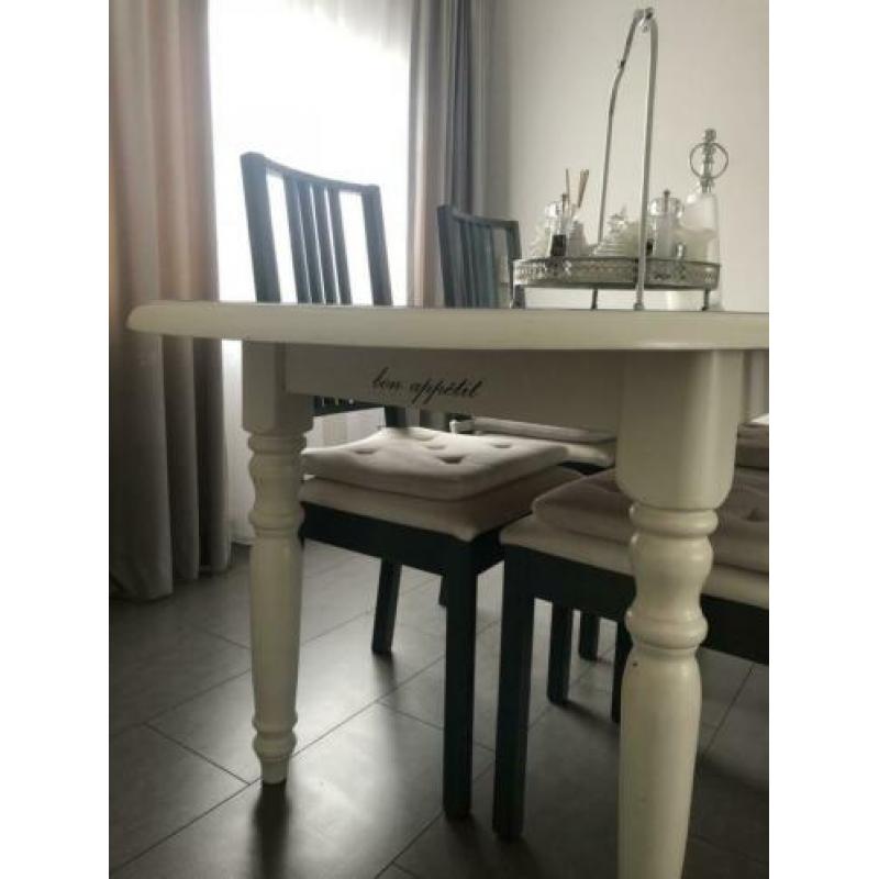 Brocant/landelijk witte eettafel ( +evt. 4 stoelen )