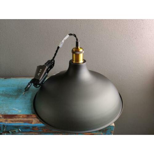 Nieuw! Hanglamp zwart mat binnenzijde wit emaille incl snoer