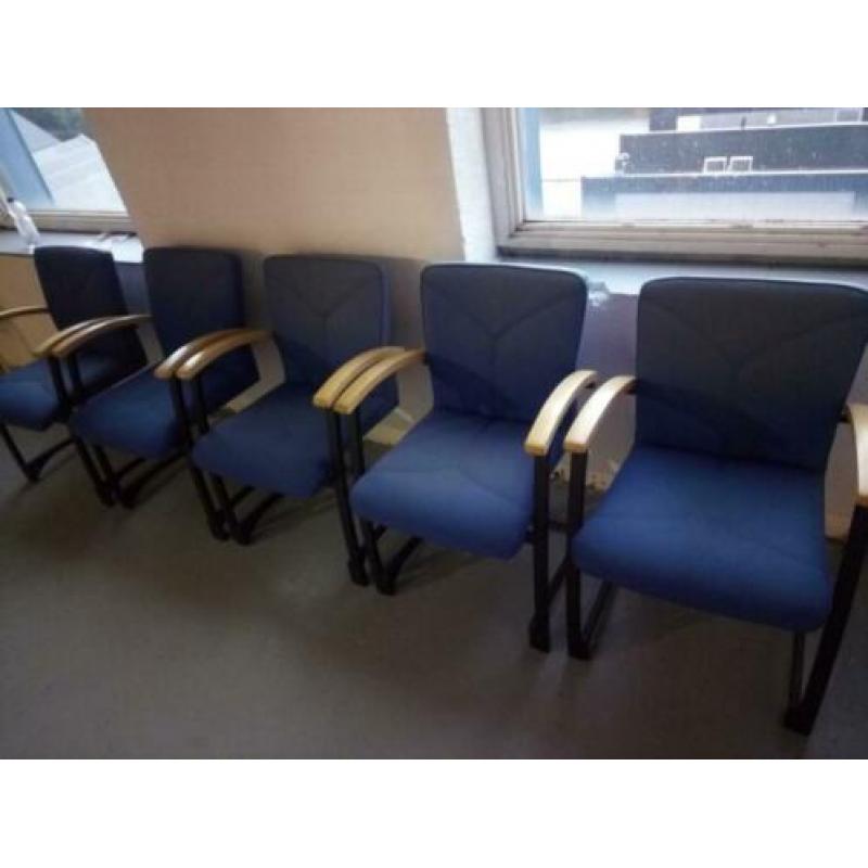 15x nette Ahrend design kantoor wachtruimte kantine stoelen