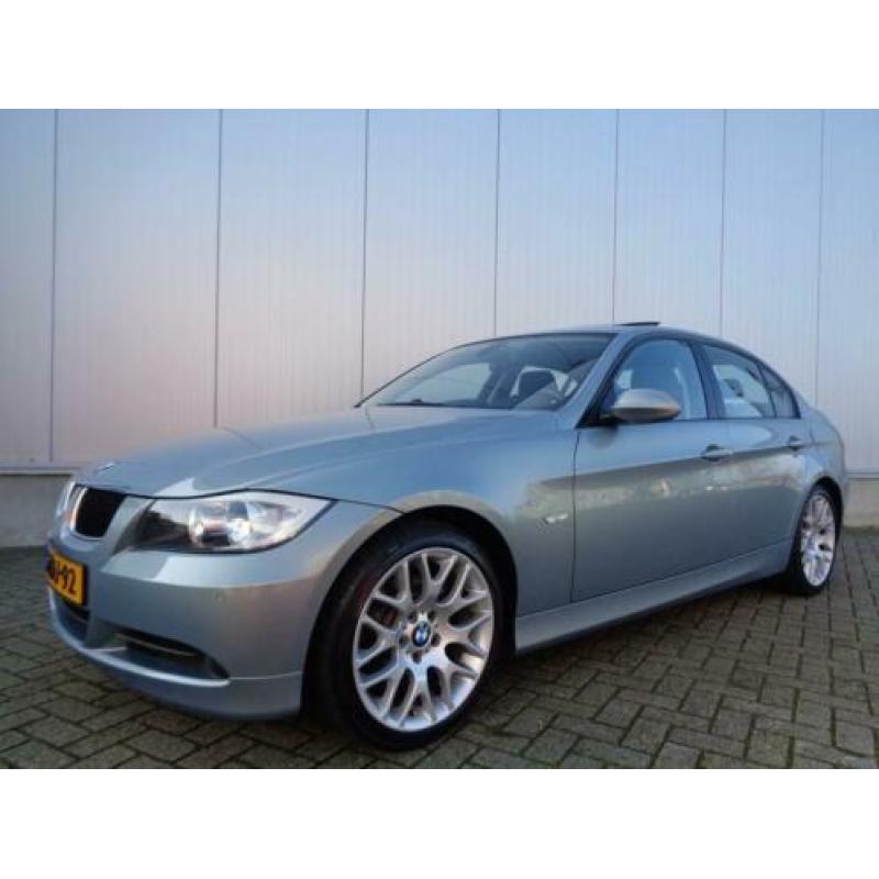 BMW 3 Serie 320i Executive Automaat 150PK Clima Leer Navi Cr