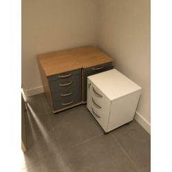 Bureaus en ladenblokken gratis!!