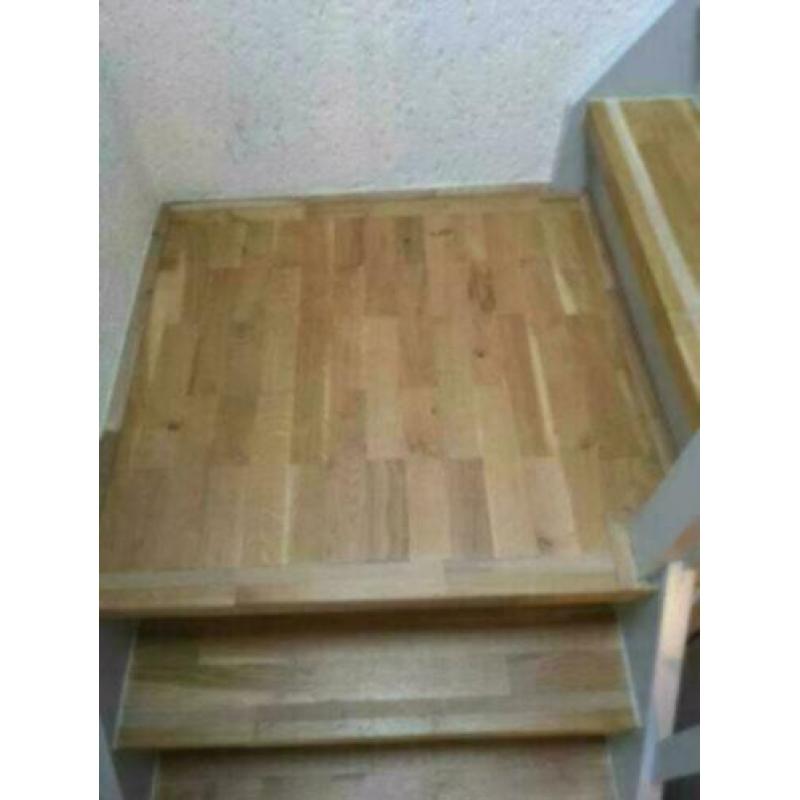 eiken massief visgraat 30x6x1cm €19,95 per m² muur of trap